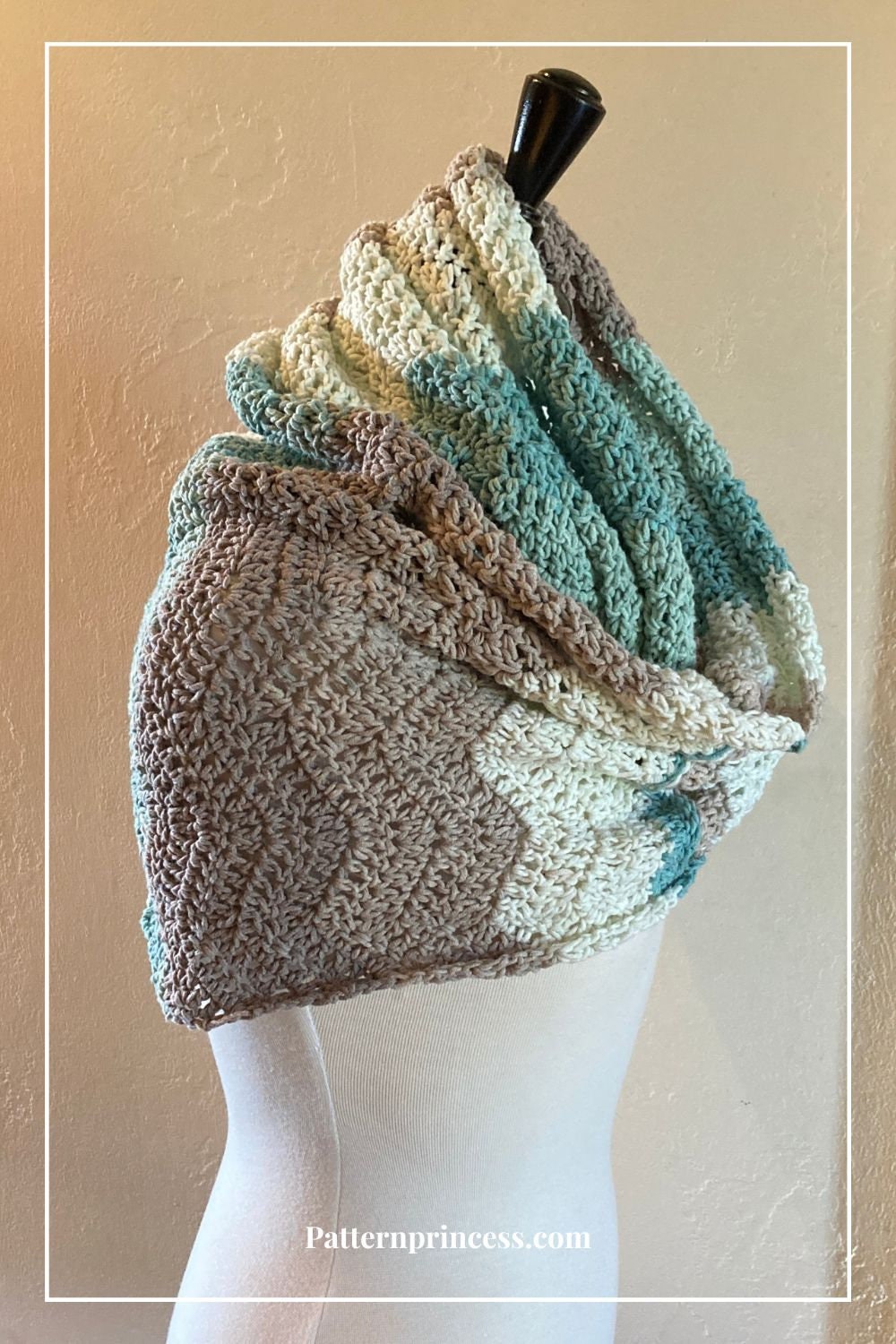 40 Crochet Cowl and Crochet Scarf Patterns to Warm Up Fall and Winter 10 Crochet Snood Scarf Pattern: Easy Infinity Scarf with Hood