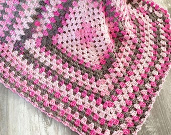 Eenvoudig gehaakt babydekenpatroon, zoete bes doorlopende oma vierkante deken, haakpatroon voor beginners, kinderwagendeken