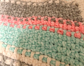 Soft and Sweet Textured Velvet Crochet Blanket, velvet yarn pattern, diy crochet afghan, chunky yarn crochet blanket pattern