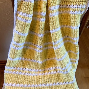 Easy Baby Blanket, crochet pattern, Pretty Crochet Mesh and Berry Baby Blanket, Crochet Blanket Pattern, butter yellow and white