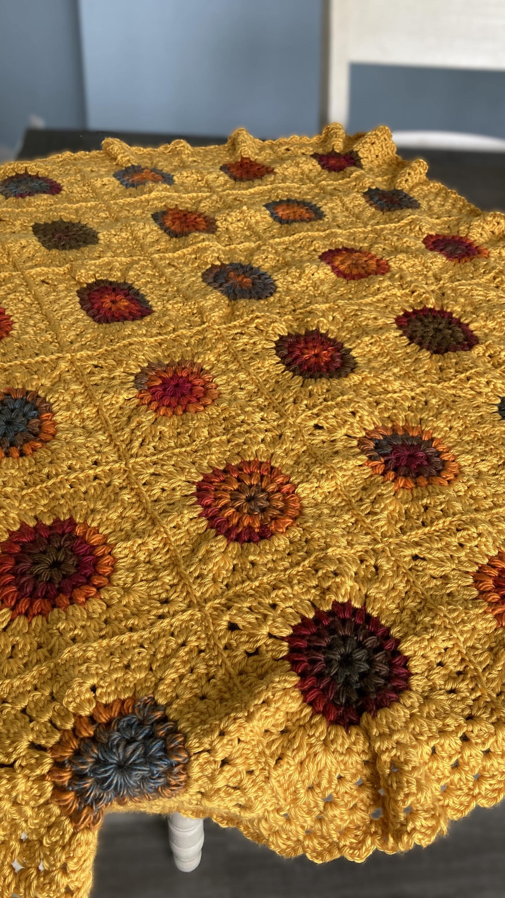 38 Sunburst Crochet Patterns for Blankets, Bags, Tops, and Home Decor 35 Granny Square Blanket