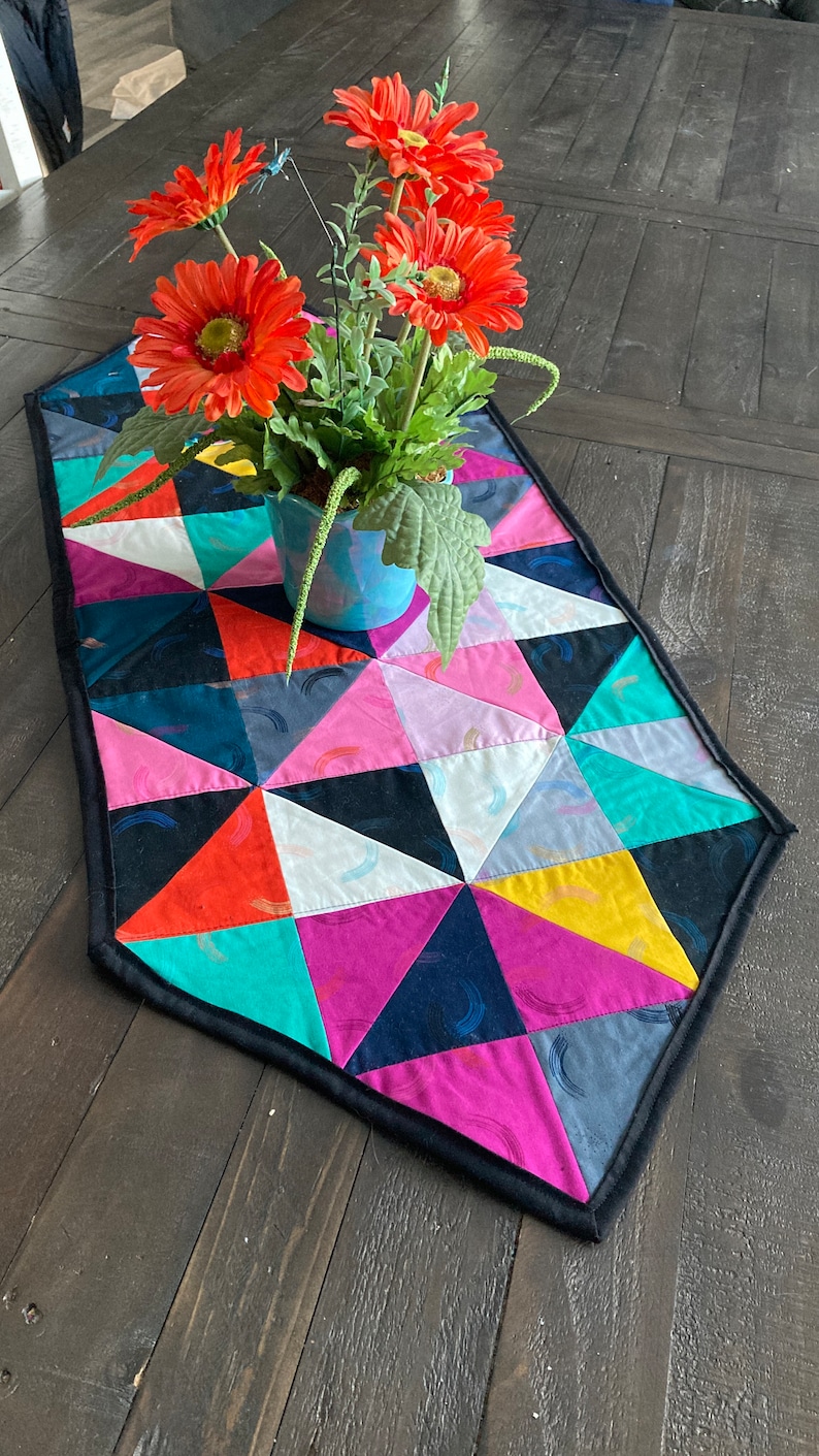Simple Quilt Runner Pattern Easy Quilt Patterns, Scrappy Table Runner Pattern for Charm Packs ...