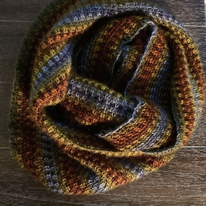 Easy Crochet Infinity Cowl Pattern, Beginner Crochet Scarf Pattern, Textured Crochet Cowl image 8