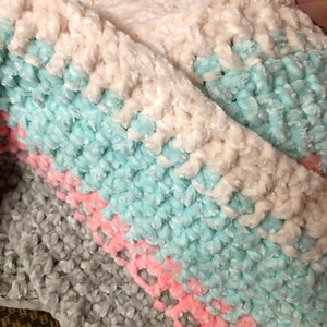 Chunky Yarn Crochet Blanket Pattern, Thick Crochet Blanket Pattern, Soft and Sweet Textured Velvet Crochet Blanket, Bernat Blanket Pattern
