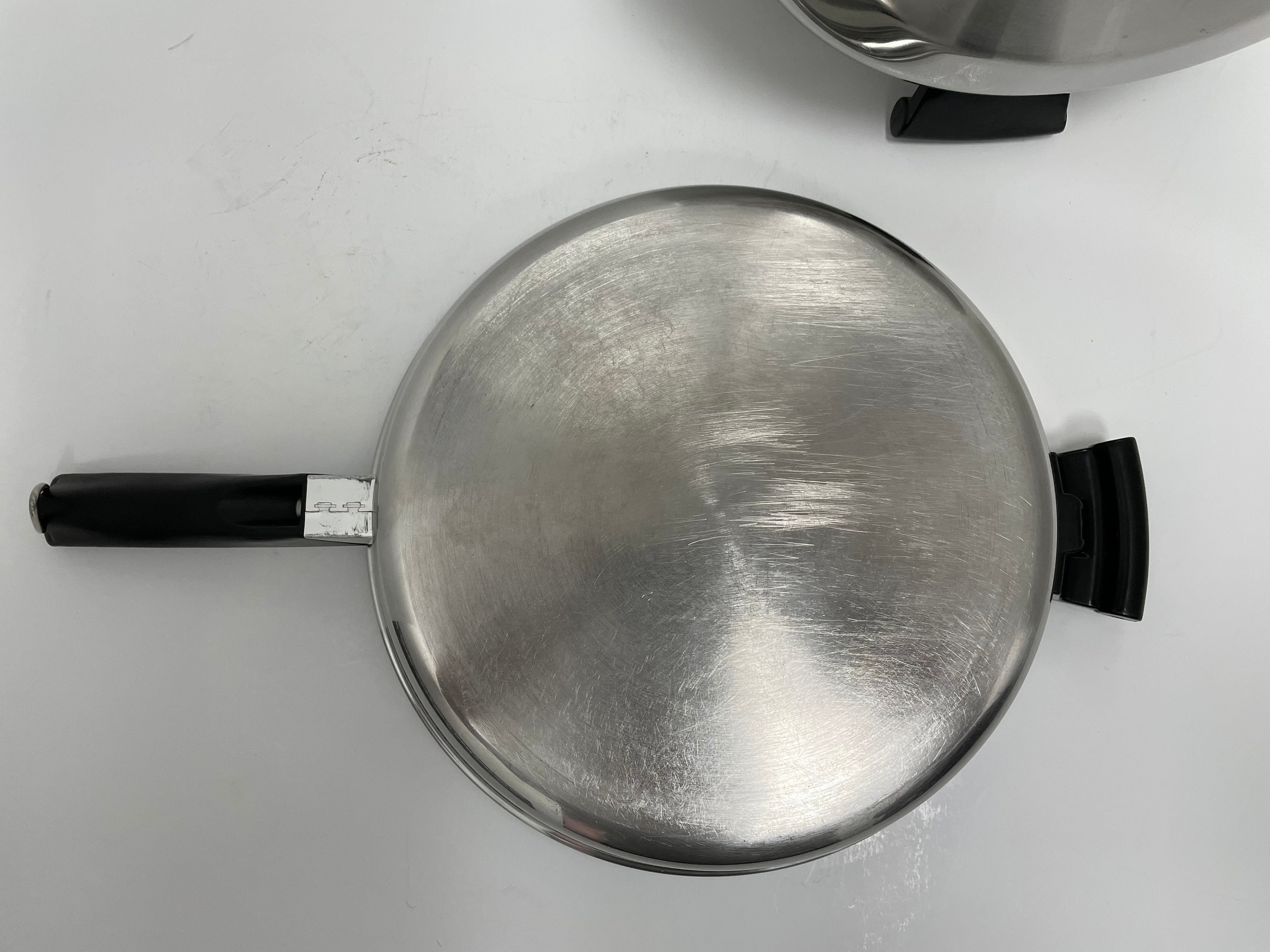 Amway Queen Multi-ply 18/8 Stainless Steel Waterless Skillet Amway Queen Multi-ply 18/8 Stainless Steel Waterless Skillet