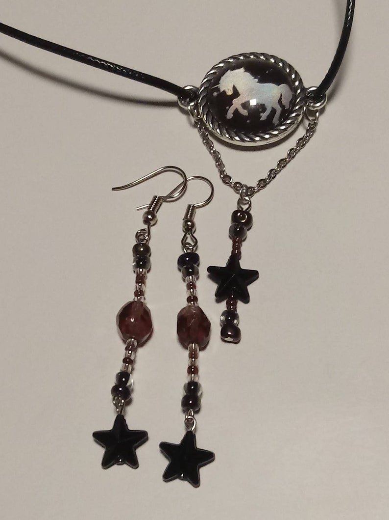 Unicorn Beaded Star Accent and Matching Dangle-Star Earrings Choker-Style Necklace with Silver-Chained