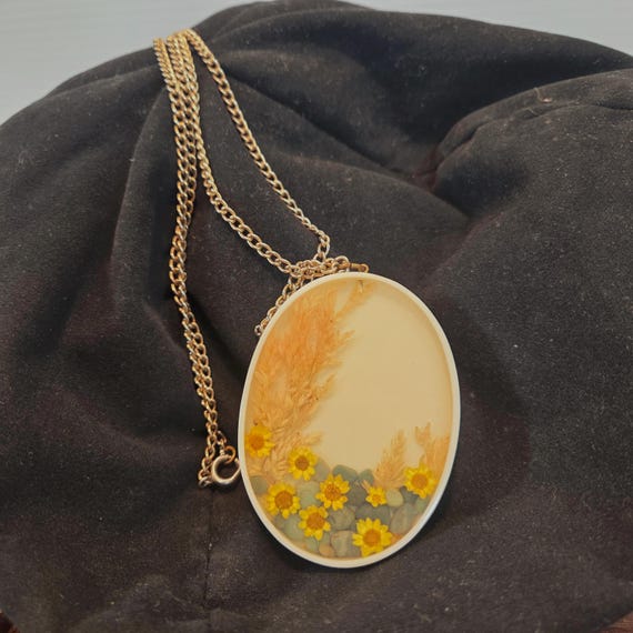Dried Flower Acrylic Pendant Necklace