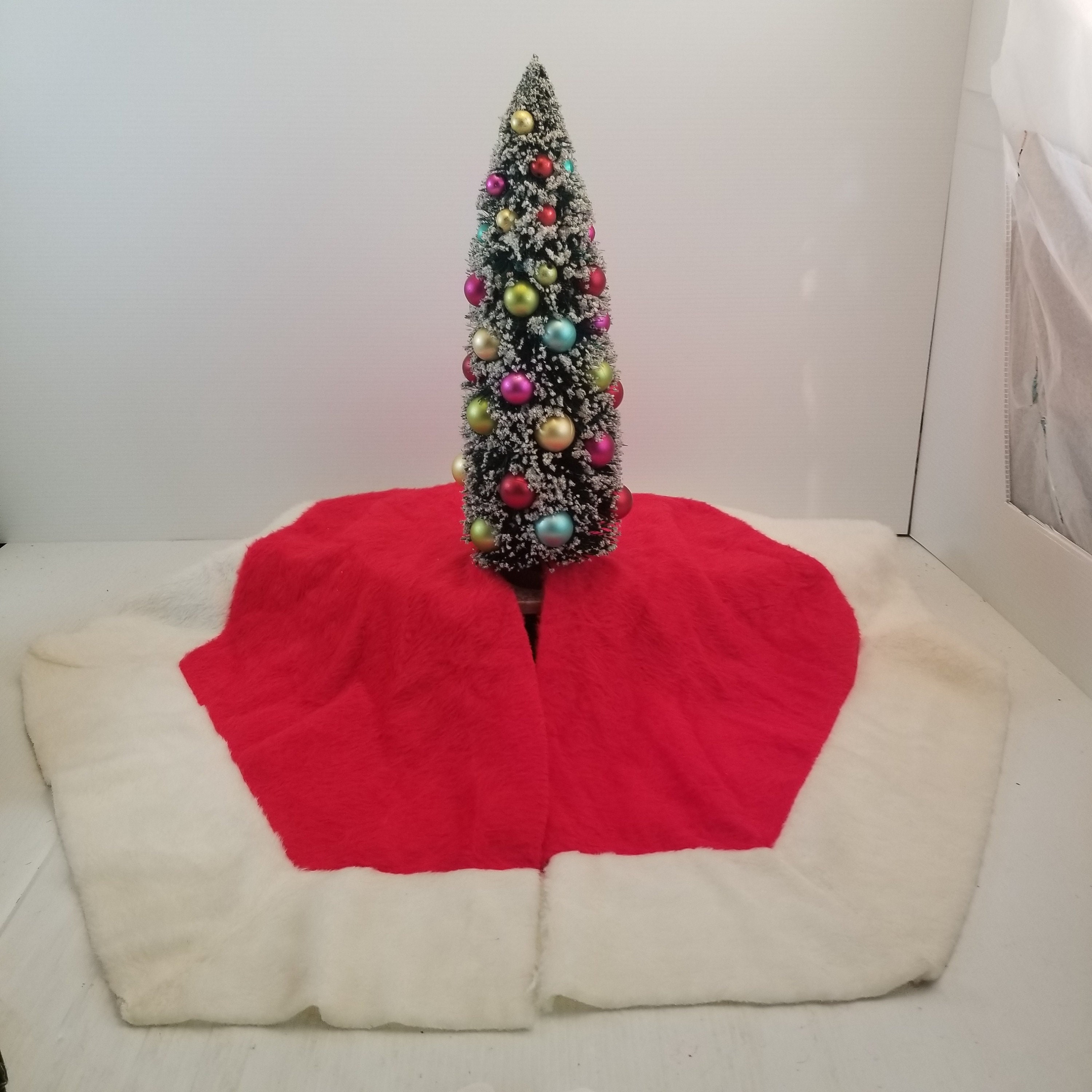 1970's Christmas Tree Skirt Red and White Fur tree Skirt Etsy