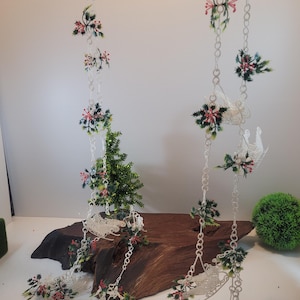 MCM Holly And Christmas Sleigh Garland Plastic 18&#39; Long ,Missing some pieces