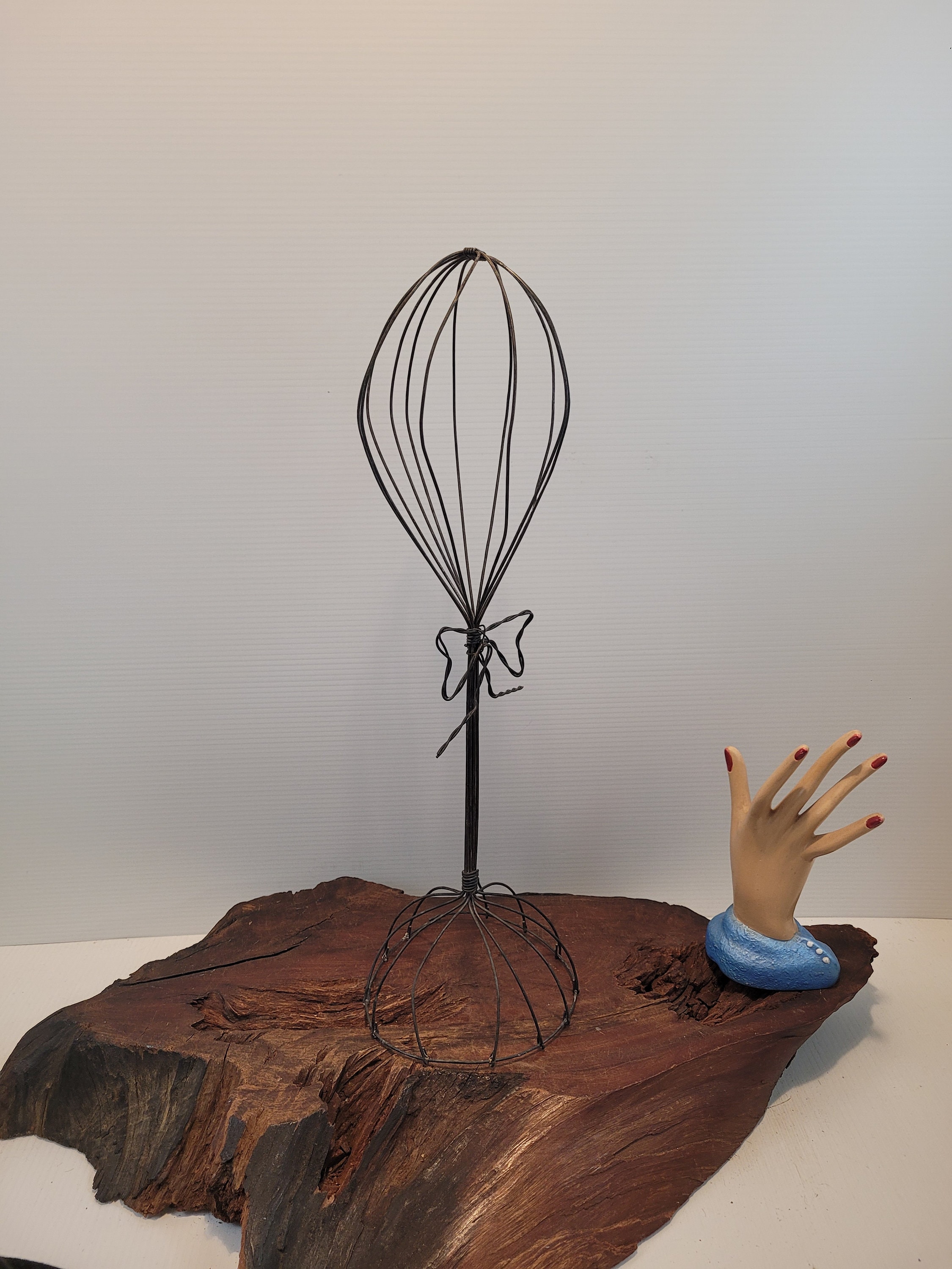 Wire hat stand new arrivals