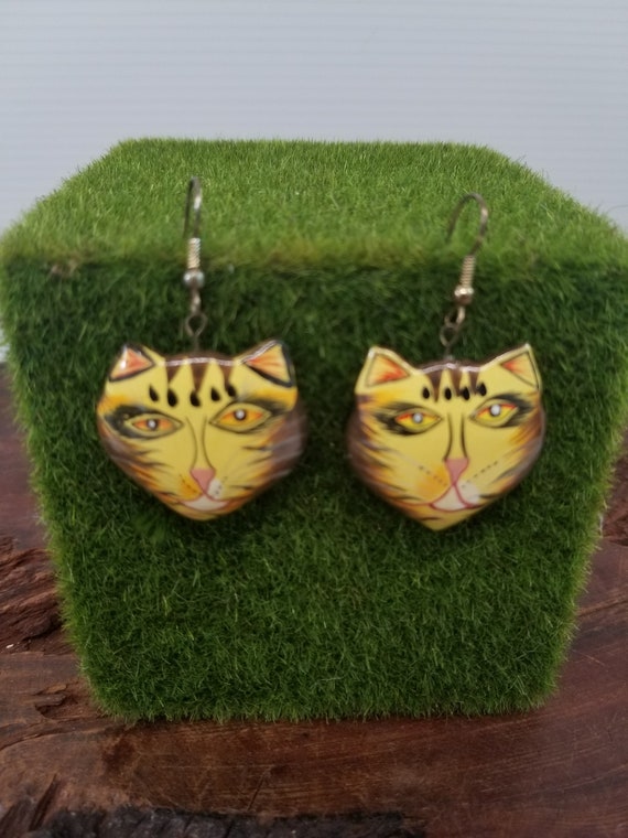 Painted Wood Cat Head Shaped Dangle Earrings