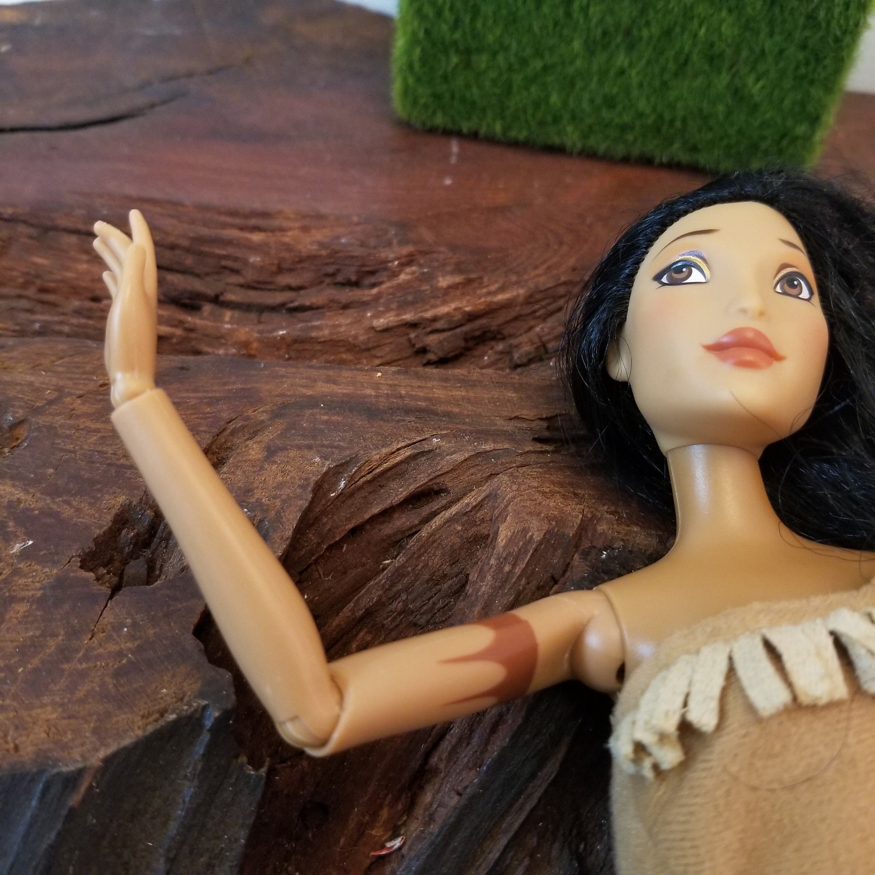Disney pocahontas online barbie doll