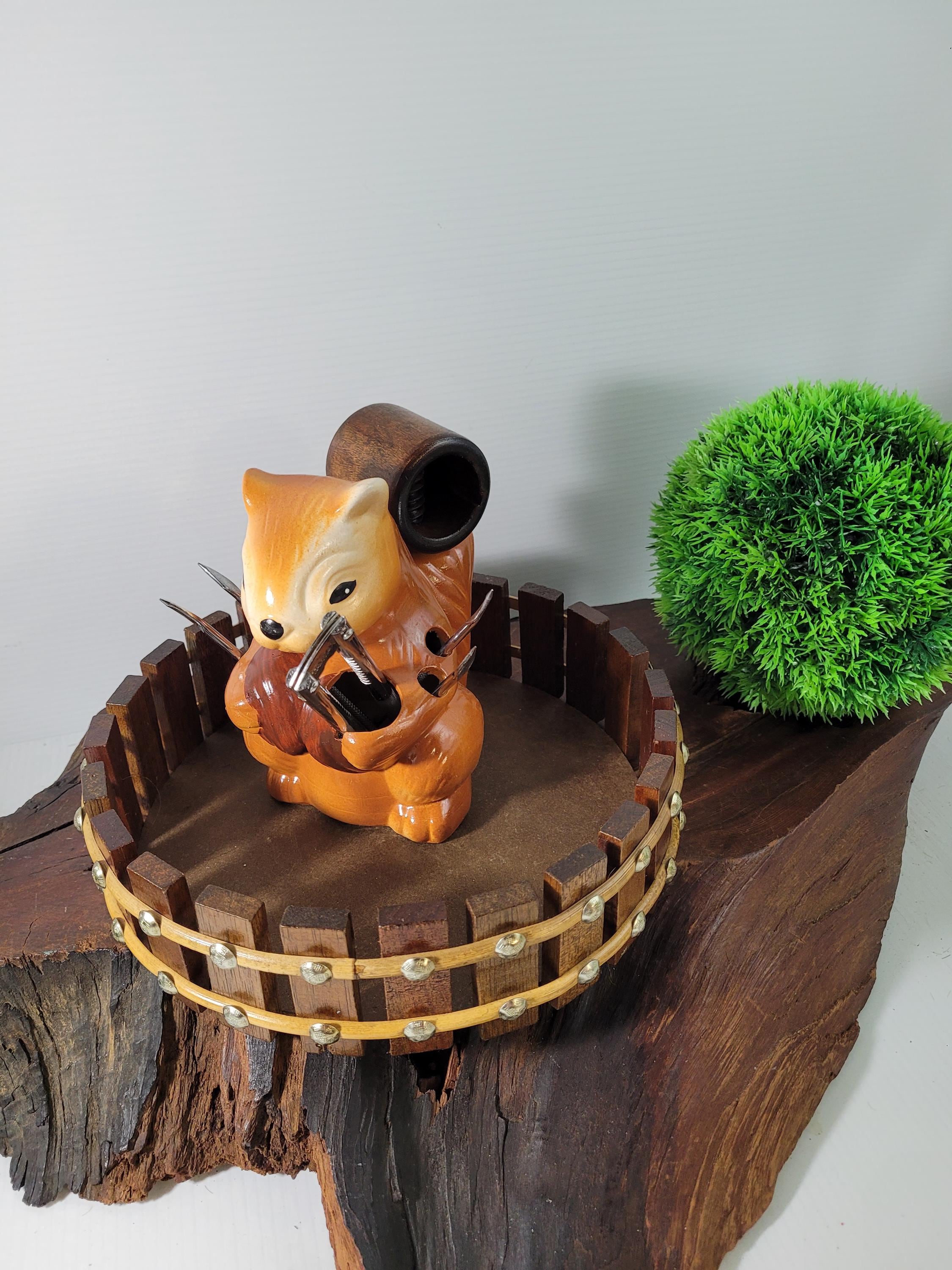 箕面焼　松田箕山　兎　置き物 Vintage Ceramic Squirrel Nutcracker Set , Bowl With Squirrel
