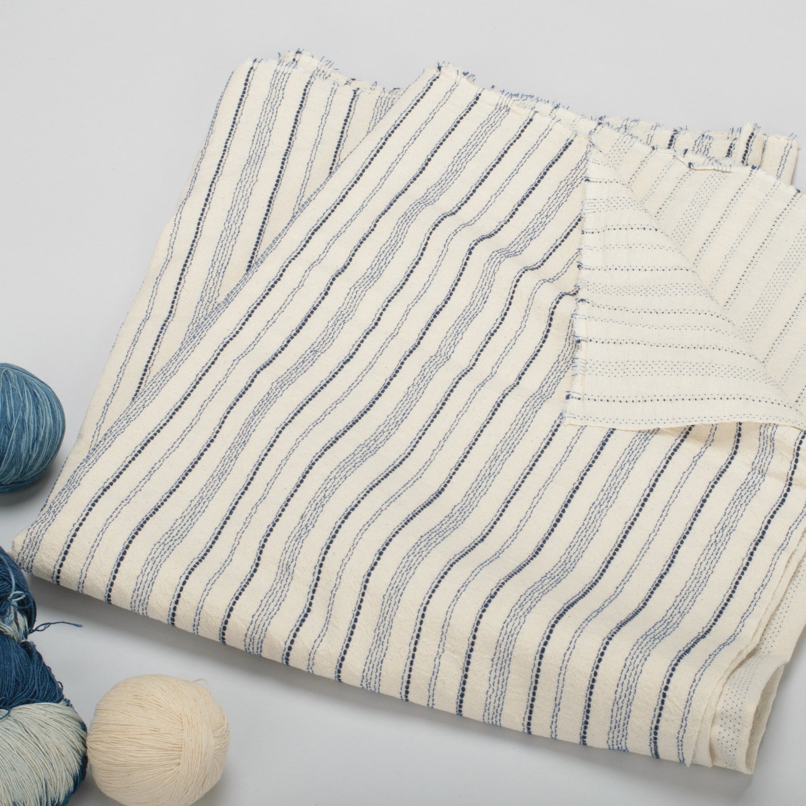 Loosely Woven Natural Cotton Soft Thai Cotton Fabric Textile Yardage