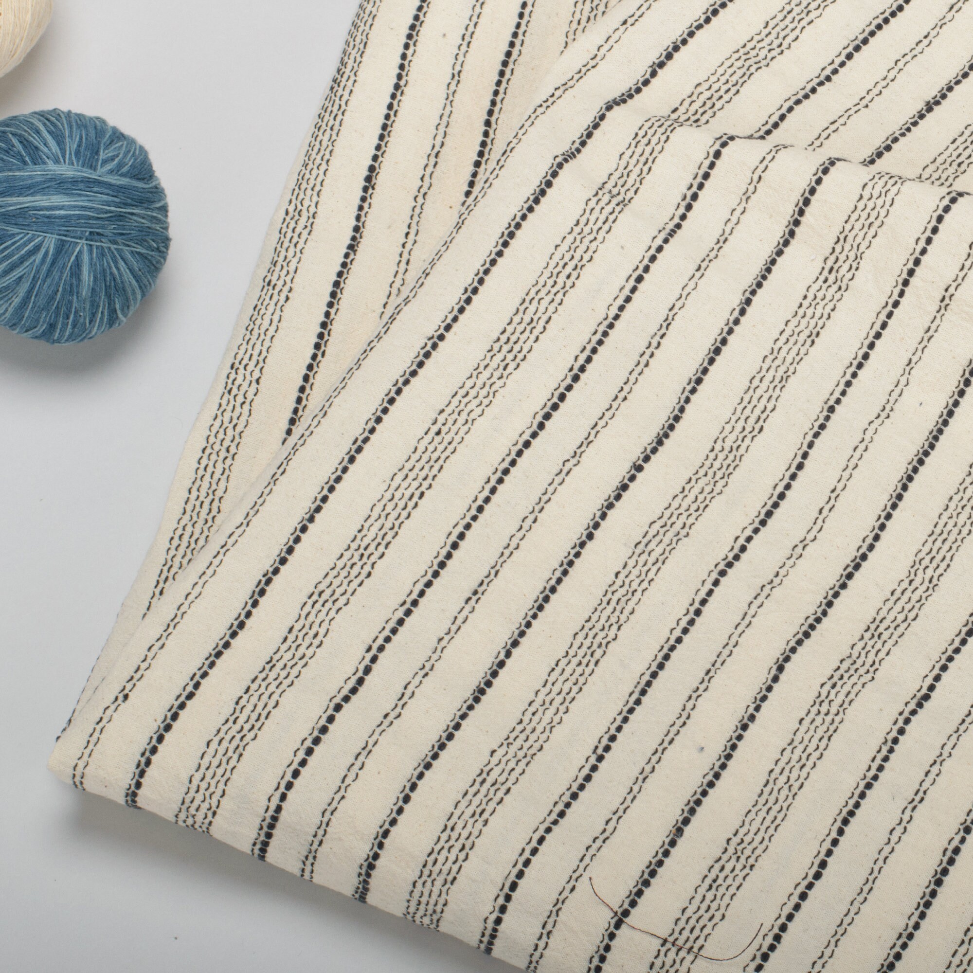 Loosely Woven Natural Cotton Soft Thai Cotton Fabric Textile Yardage