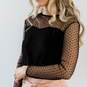 Top de malla de lunares negro, blusa de lunares de manga larga, top transparente, tops transparentes para las mujeres, lencería, top de manga larga de cuello alto, terciopelo