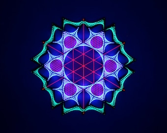 Hypnosis Sx UV-Wandskulptur – Archivierte Kunstwerke | Fadenkunst, heilige Geometrie, psychedelisch, Wandkunst, Wohndekoration, Mandala, Schwarzlicht