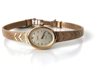 Gold vintage watch. Enamel flower dainty golden women's watch, Women's wrist watch, Vintage ladies watch Chaika