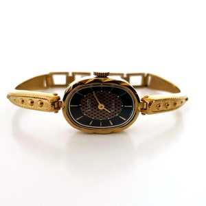 Gold vintage watch. Women&#39;s watch, Dainty gold watch, Women&#39;s watch, Vintage watch, &quot;Luch&quot; women&#39;s wrist watch