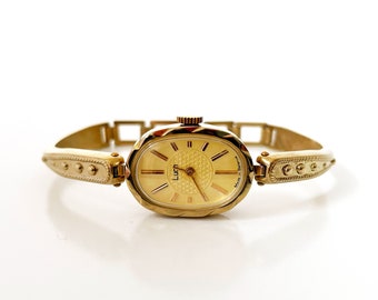 Vintage watches best sale etsy
