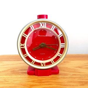 Vintage red alarm clock "Yantar". Grey Alarm clock. Vintage alarm clock. Working Vintage clock. table Alarm clock. Retro clock