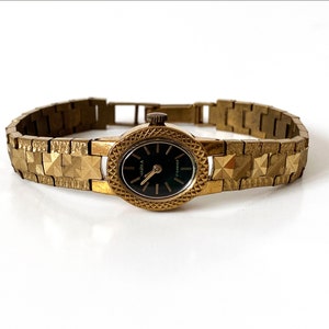 Delicate womens watch, Vintage gold watch, Vintage womens watch with black dial, Thin watch women, Vintage watches for women, Small watch