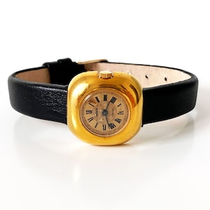 Gold watch with leather band, vintage women&#39;s watch, dainty gold watch, dainty vintage watch, small ladies watch, engraved yellow watch