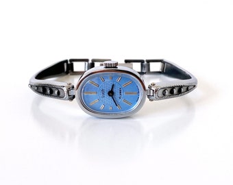 Dainty Silver vintage watch. blue dial watch, Women's watch, Ladies Vintage watch Luch, small wrist watch