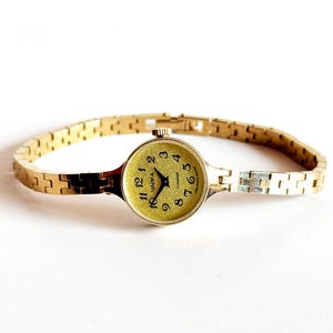 Vintage Womens Watch CHAIKA, Dainty gold Watch, Women&#39;s tiny Watch, Mechanical Watch, Original Workable wrist Watch with jewels