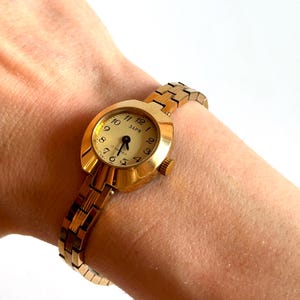 Vintage Women's watch, Gold vintage watch. retro mechanical watches Zarja, dainty gold watch. Vintage Mechanical watch. image 8