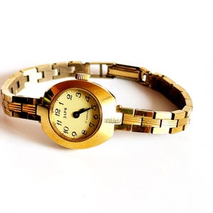 Vintage Women's watch, Gold vintage watch. retro mechanical watches Zarja, dainty gold watch. Vintage Mechanical watch. image 3