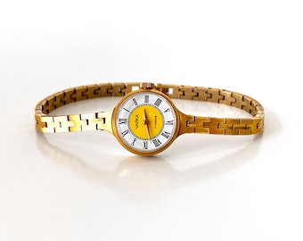 Gold vintage watch, old watch, Women's watch, Women's dainty watch, small watch, Vintage watch, women's wrist watch "Chaika" 17 jewels