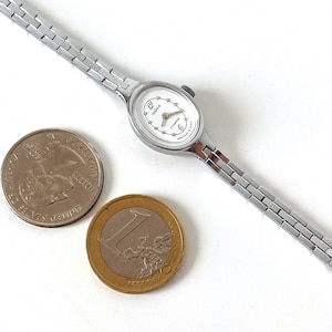 Small watch, silver Vintage Watches For Women With White Dial, Mechanical Wrist Watch For Woman, Tiny Women Vintage Watch, antique Watch image 6