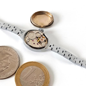 Small watch, silver Vintage Watches For Women With White Dial, Mechanical Wrist Watch For Woman, Tiny Women Vintage Watch, antique Watch image 7