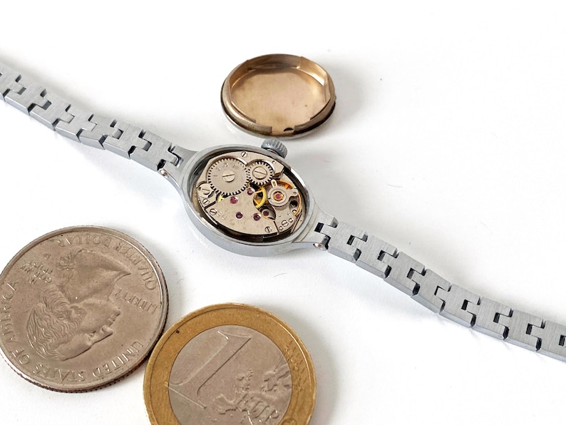 Small watch, silver Vintage Watches For Women With White Dial, Mechanical Wrist Watch For Woman, Tiny Women Vintage Watch, antique Watch image 7