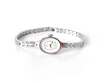 Small watch, silver Vintage Watches For Women With White Dial, Mechanical Wrist Watch For Woman, Tiny Women Vintage Watch, antique Watch