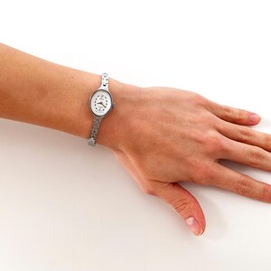 Small watch, silver Vintage Watches For Women With White Dial, Mechanical Wrist Watch For Woman, Tiny Women Vintage Watch, antique Watch image 8