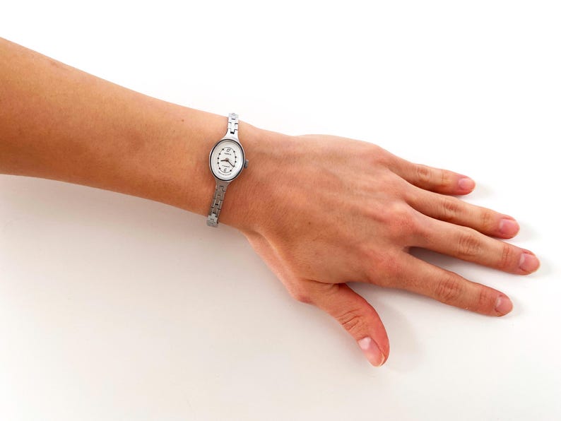 Small watch, silver Vintage Watches For Women With White Dial, Mechanical Wrist Watch For Woman, Tiny Women Vintage Watch, antique Watch image 8