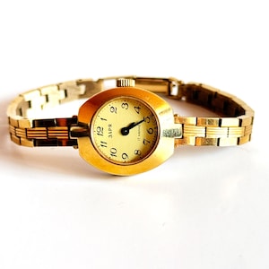 Vintage Women's watch, Gold vintage watch. retro mechanical watches Zarja, dainty gold watch. Vintage Mechanical watch. image 1