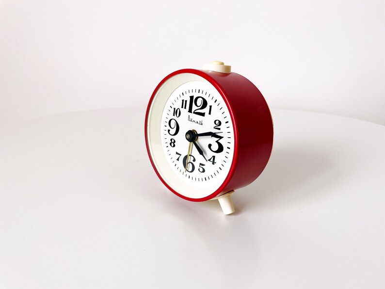 Vintage red alarm clock Vytyaz. Table Alarm clock. Vintage alarm clock. Working Vintage clock. retro home decor. antique Alarm clock image 5