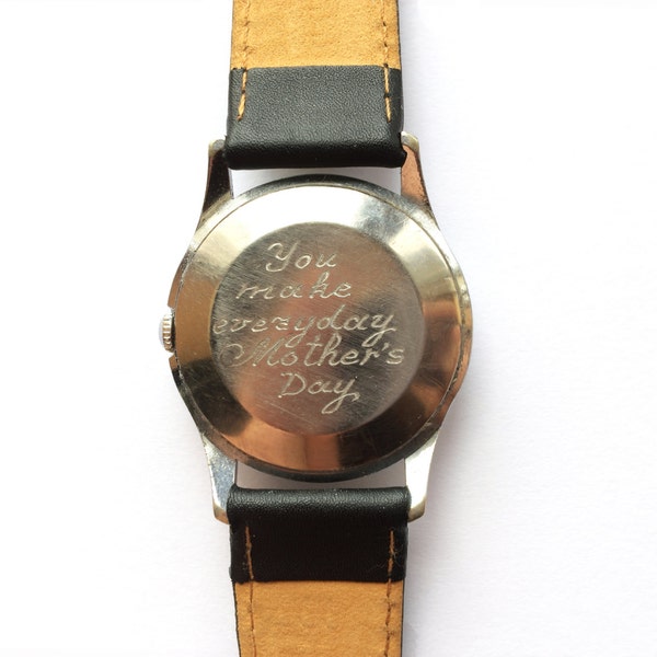 Gravure de n'importe quelle montre de ma boutique dans le dos du boîtier, que vous choisissez vous-même, uniquement limitée à une zone du couvercle de la montre vintage