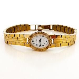 Vintage Women&#39;s Watches Retro Watches Antique Watches Classic Timepieces Unique Gift Personalized Gift Small Golden Dainty Watch