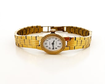 Vintage Women's Watches Retro Watches Antique Watches Classic Timepieces Unique Gift Personalized Gift Small Golden Dainty Watch