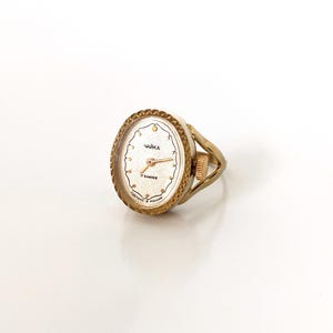 Women's ring watch vintage, Windup mechanical finger watch, lacy gold finger watch ring, dainty vintage watch, small vintage watch, Engraved