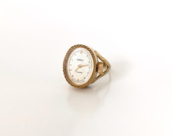 Women's ring watch vintage, Windup mechanical finger watch, lacy gold finger watch ring, dainty vintage watch, small vintage watch, Engraved