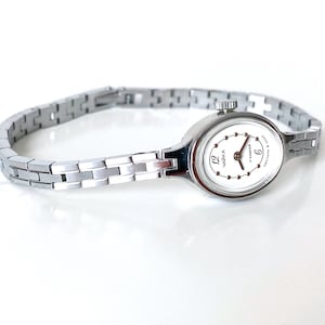 Small watch, silver Vintage Watches For Women With White Dial, Mechanical Wrist Watch For Woman, Tiny Women Vintage Watch, antique Watch image 3