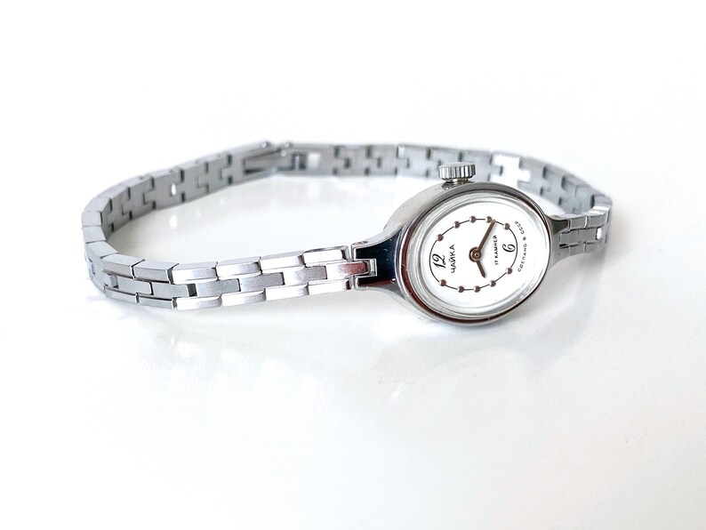 Small watch, silver Vintage Watches For Women With White Dial, Mechanical Wrist Watch For Woman, Tiny Women Vintage Watch, antique Watch image 3
