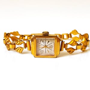 Vintage women&#39;s watch. Dainty Gold watch, Petite Women&#39;s watch, Women&#39;s small watch, wrist women watch, idea gift for her, lovely present