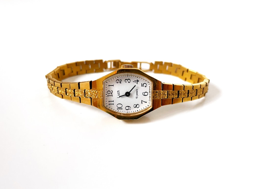Gold Women's Vintage Watch. Dainty Women's Watch, Mechanical Vintage