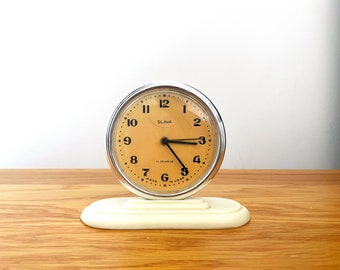 Vintage alarm clock "Slava". Table Alarm clock. Old alarm clock. Working Vintage clock. Alarm clock. Mechanical alarm watch with 11 jewels